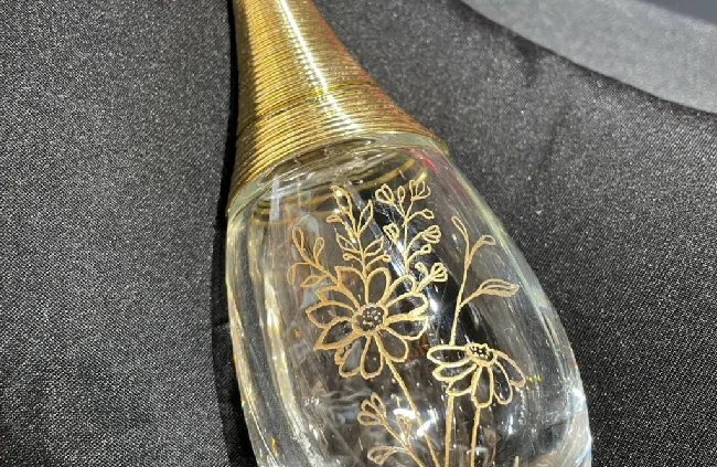 Hand-Engraved Calligraphy for Personalised Wine Glasses and Bottles in Singapore