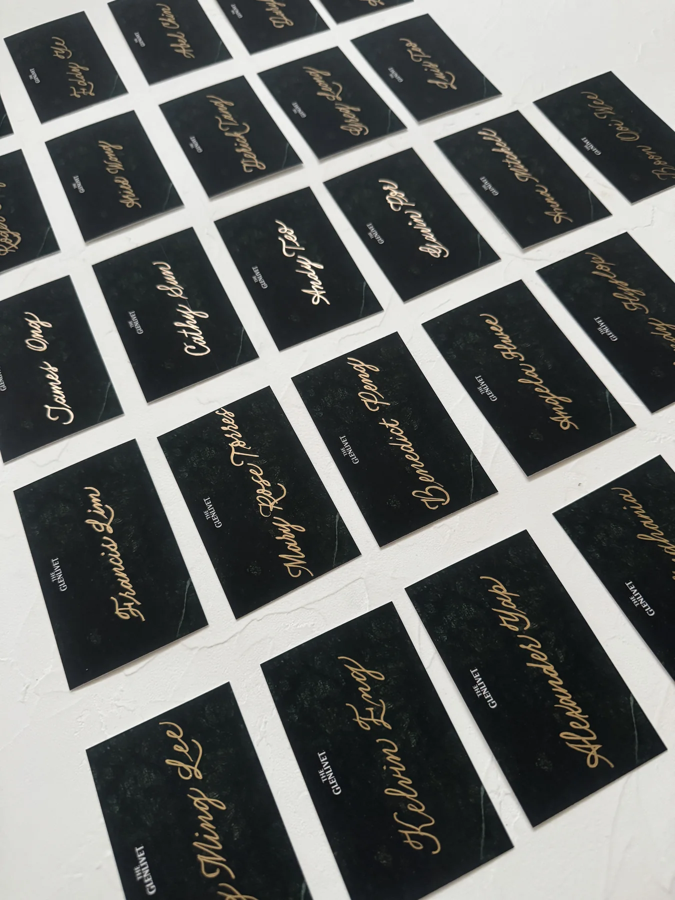 Place setting finished with handwritten calligraphy